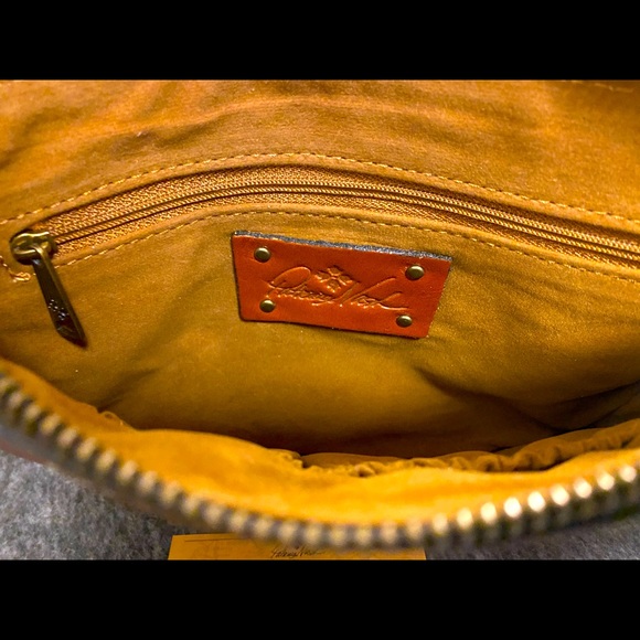 Patricia Nash Leather Clutch/Wrislet/Wallet. NWT - Picture 5 of 5